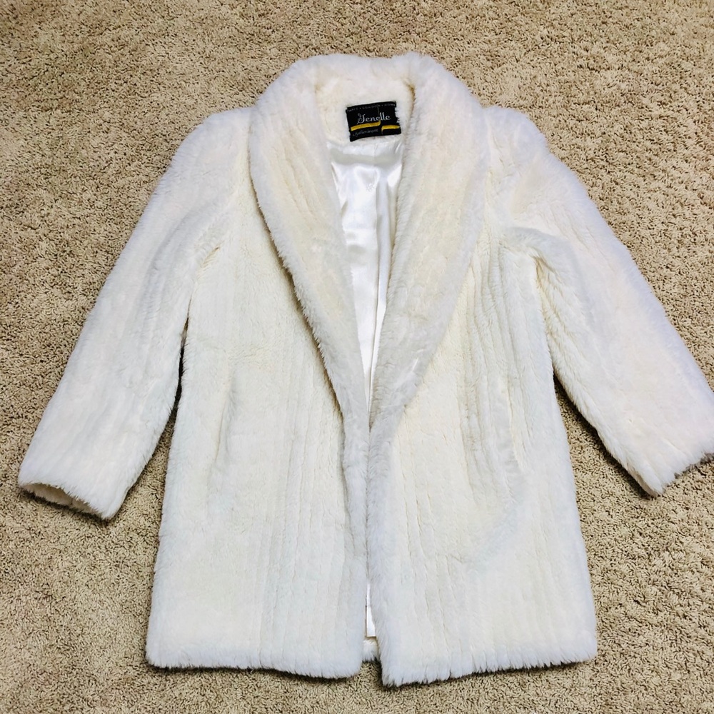 VINTAGE WHITE FUR 3/4 LENGHT COAT